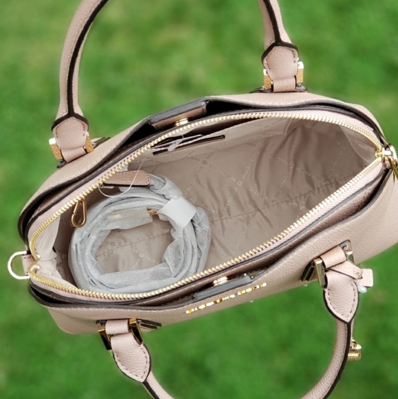 Michael Kors Adele Satchel - Picture 4 of 6